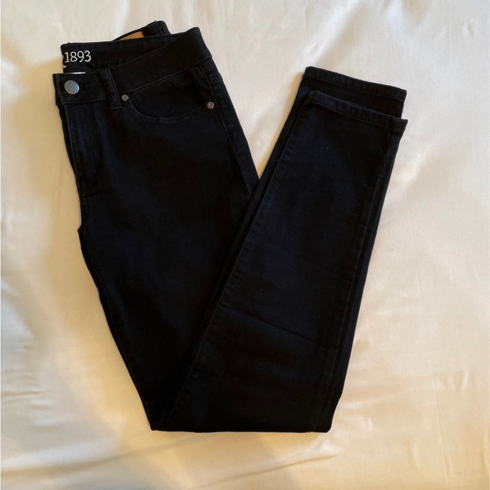 Black skinny jeans